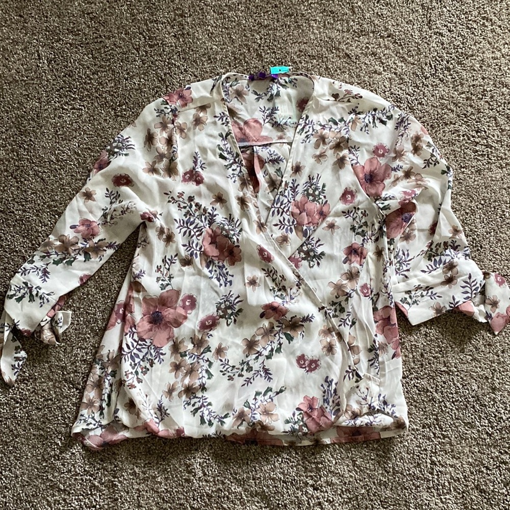 Flower blouse new with tags size small
